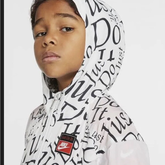 Nike Big Boys “Just Do It” Sportswear Windrunner Hooded Jacket -Size Large USED